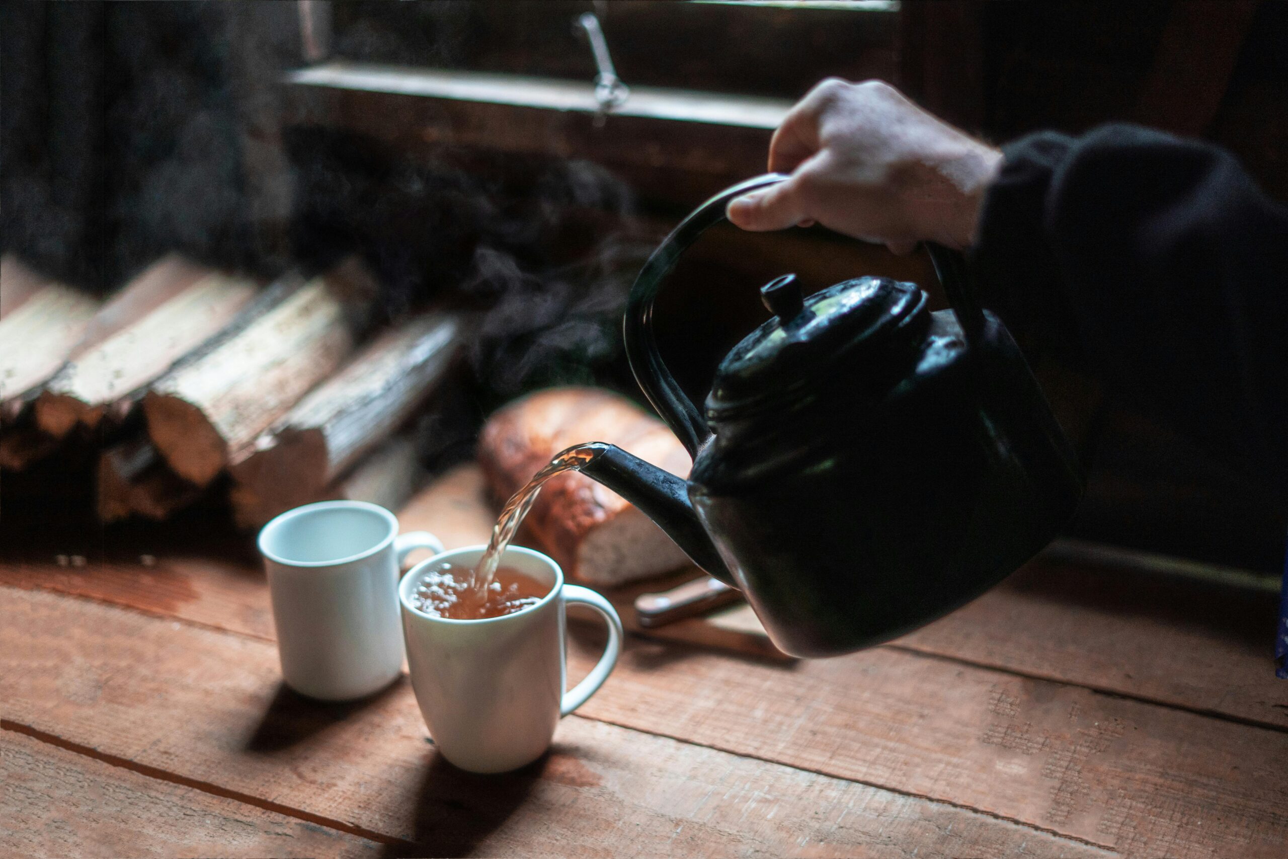 7 Frugal Ways to Turn a Plain House Into a Cozy Home