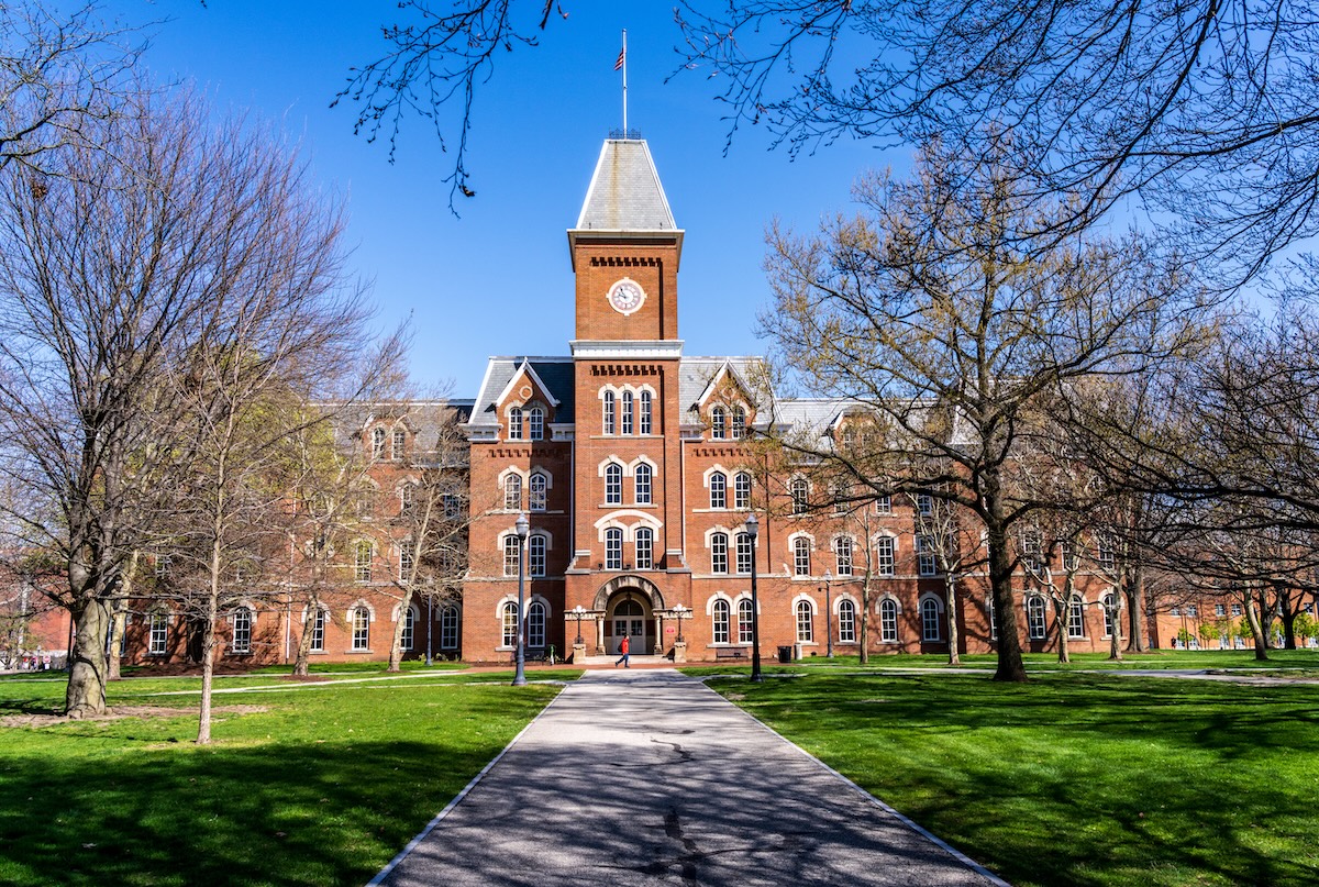 How Students Can Avoid The Full Cost of College