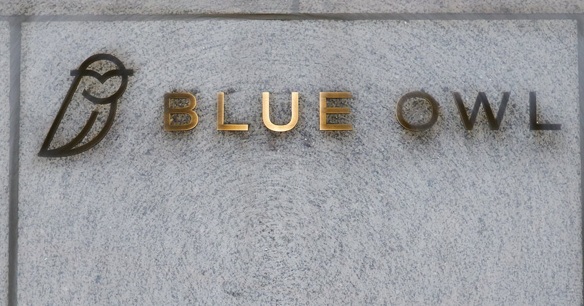 Private Credit Funds Face Redemption Crisis