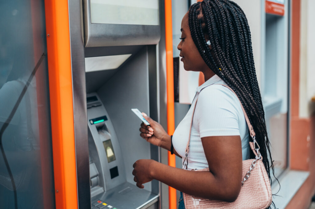 How To Do a Cash Advance on a Credit Card