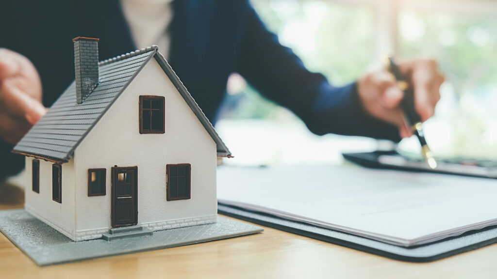 How to Save on Homeowners Insurance and Lower Premiums