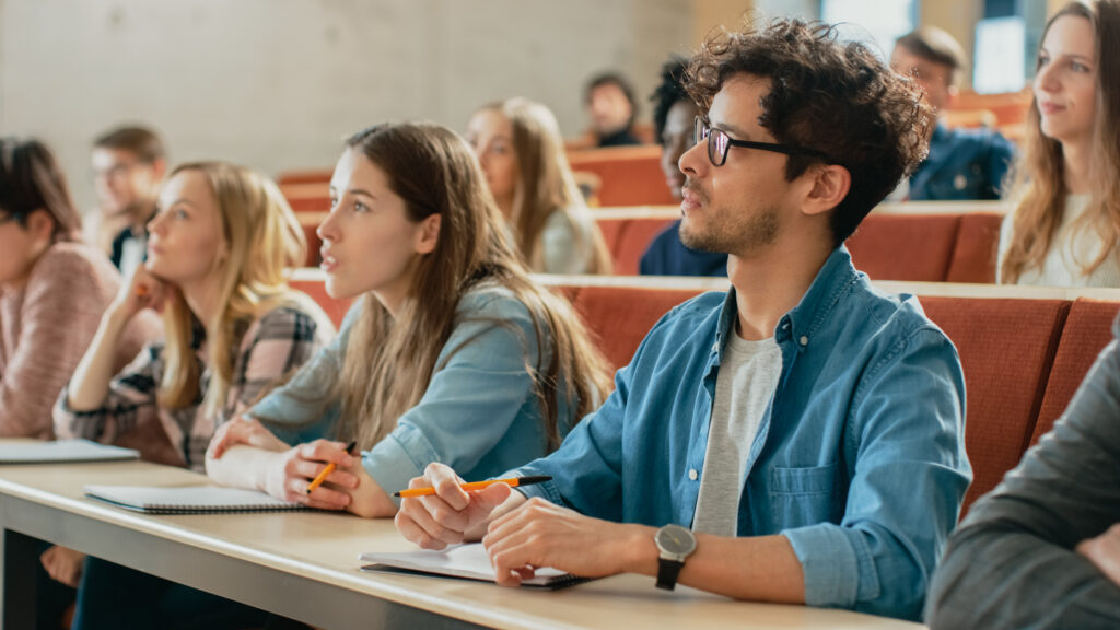 When Do You Have to Start Paying Student Loans?